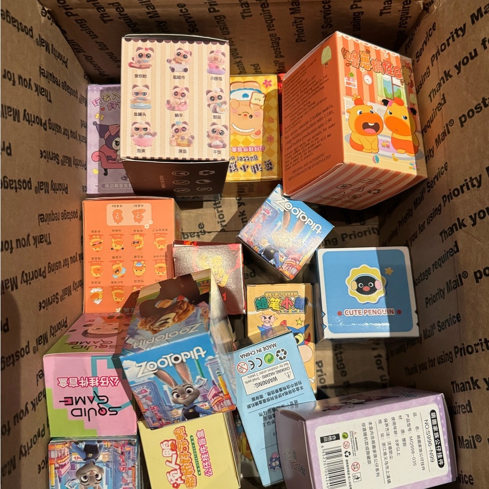 Multiples Blind Box Toy Bundle - Blue, Orange, Pink, Purple, Yellow